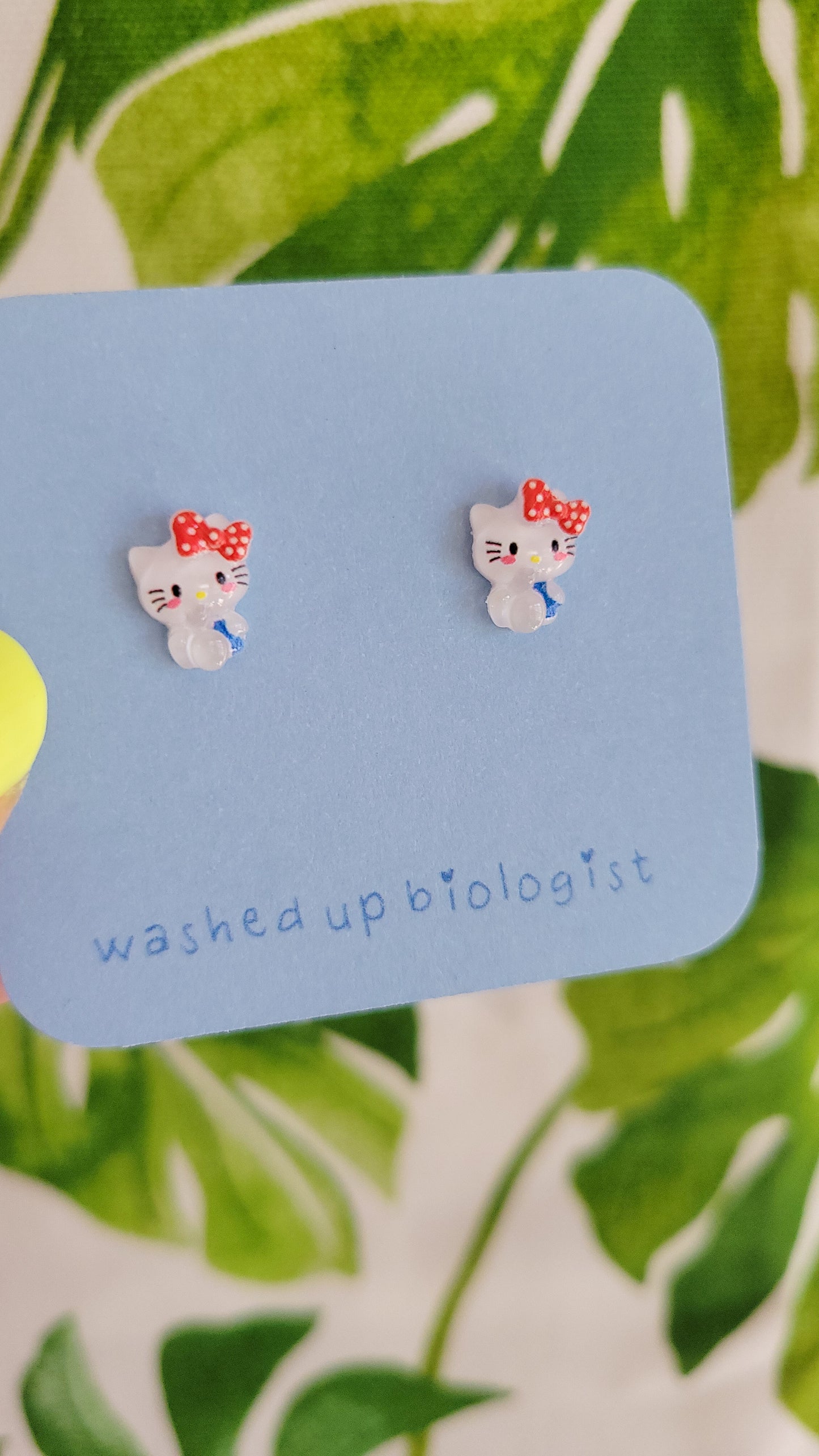 kawaii white kitty