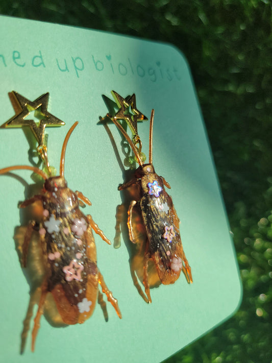 ✨ 🪳 exposure therapy 🪳✨ (glitter star cockroach earrings)