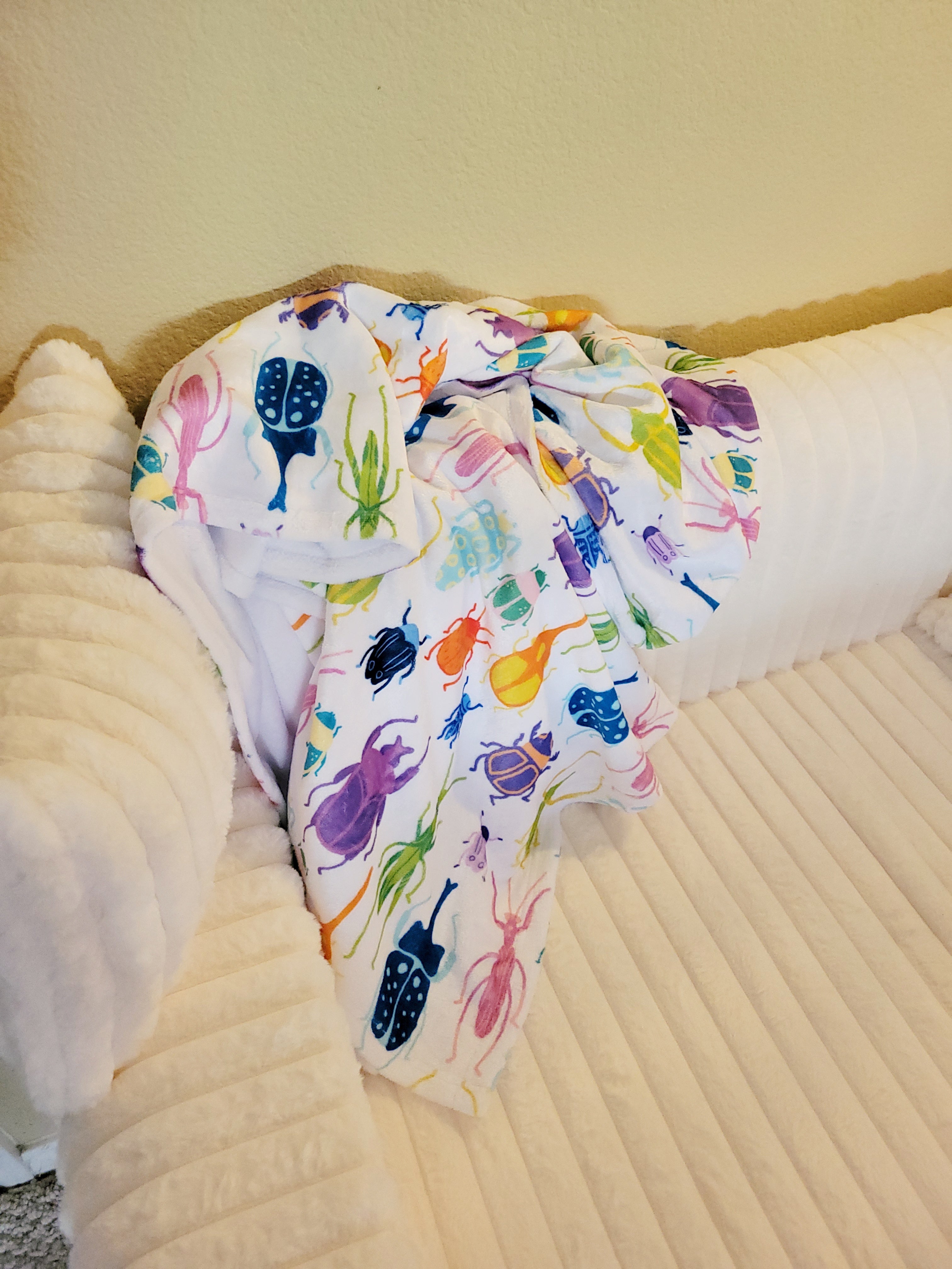 bugs throw blanket